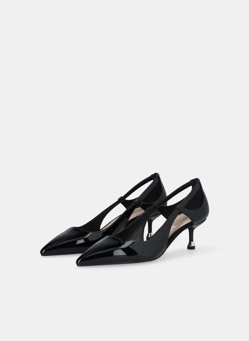 ليو جو Patent leather court shoes with cut-out detailing